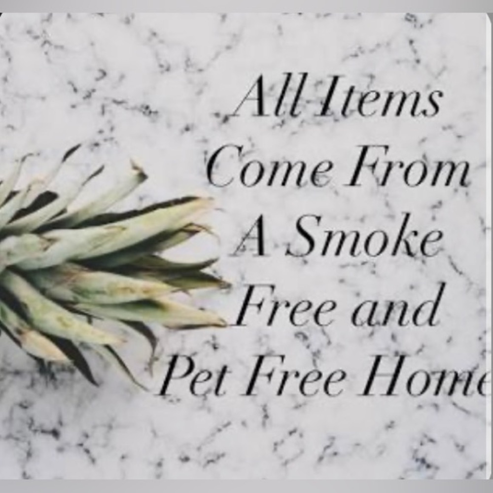 Smoke and Pet FREE home 🩶